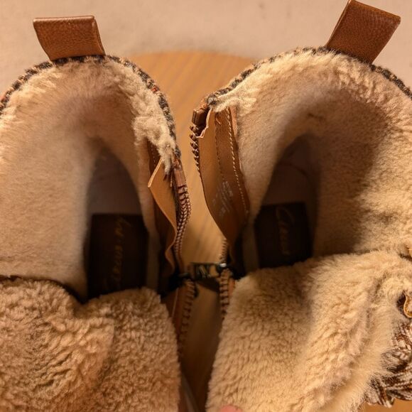Circus by Sam Edelman Fuzzy Hiking Boots Size 8 - Picture 9 of 12
